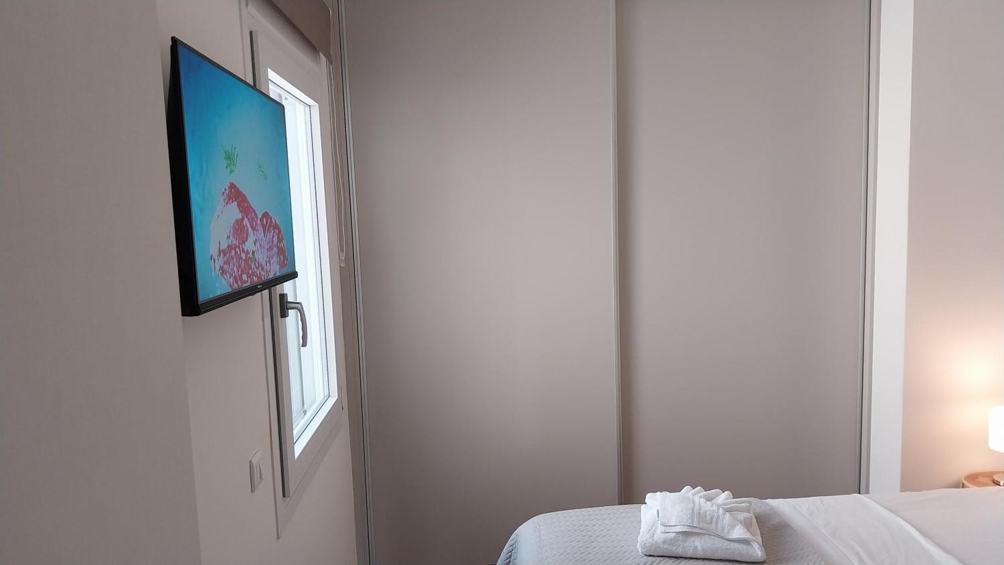 Uni Island - City Heart Suites Heraklion  Exterior photo